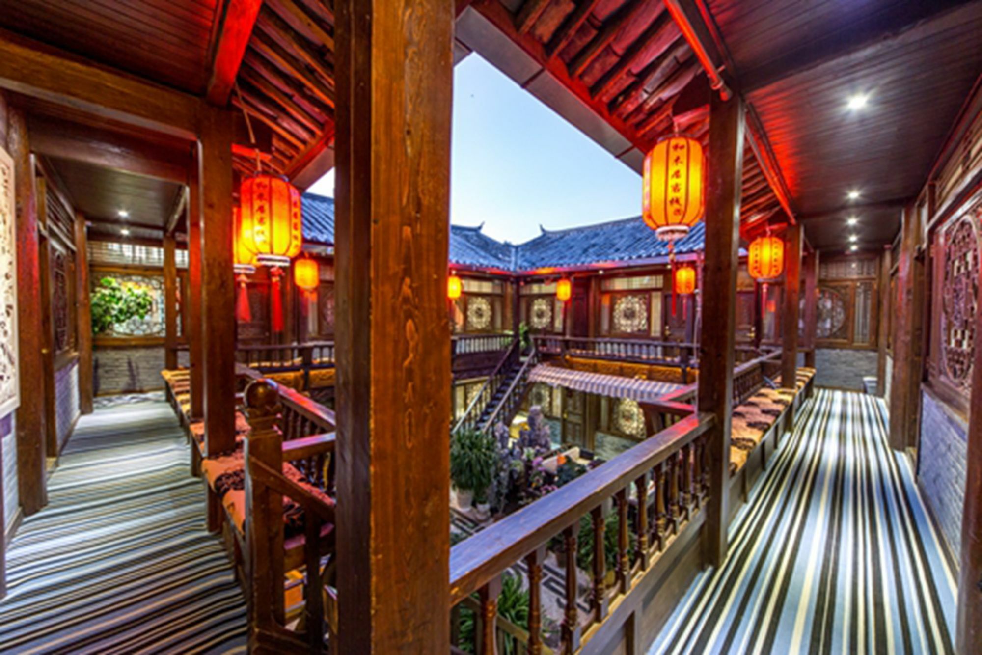 He Mu Ju Inn Zhongyi Branch ليجيانغ المظهر الخارجي الصورة